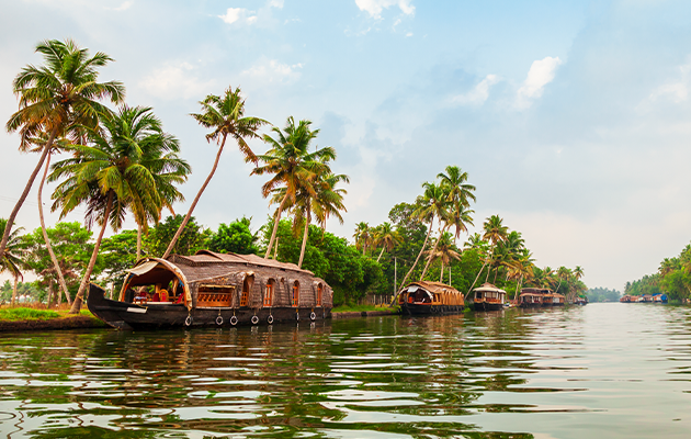 houseboat-alappuzha-backwaters-kerala