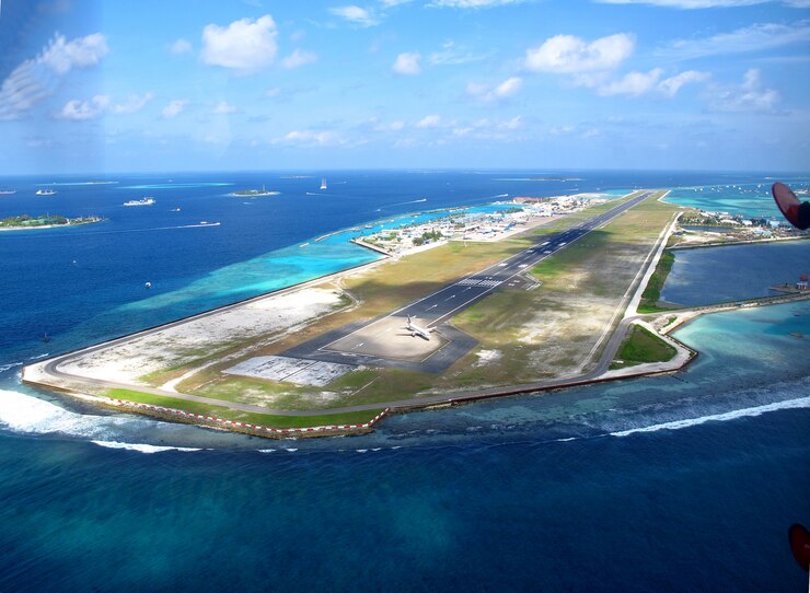 airport-male-maldives-indian-ocean_134785-5736
